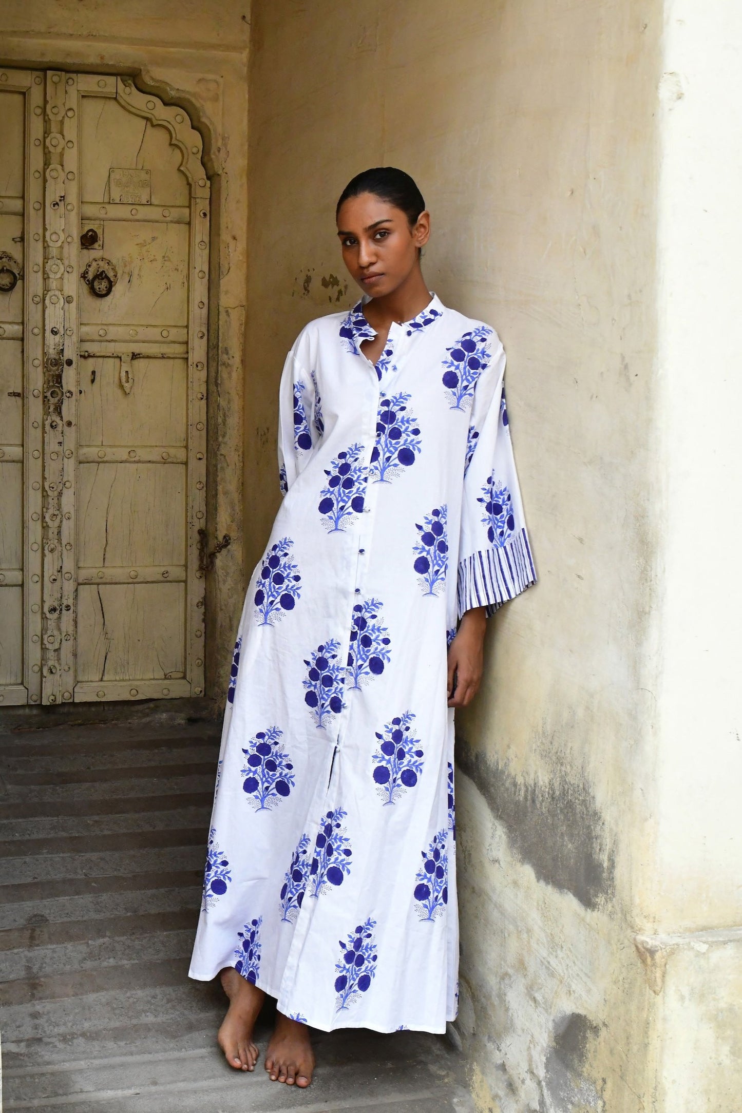 Ariah Kaftan in Berry Buta