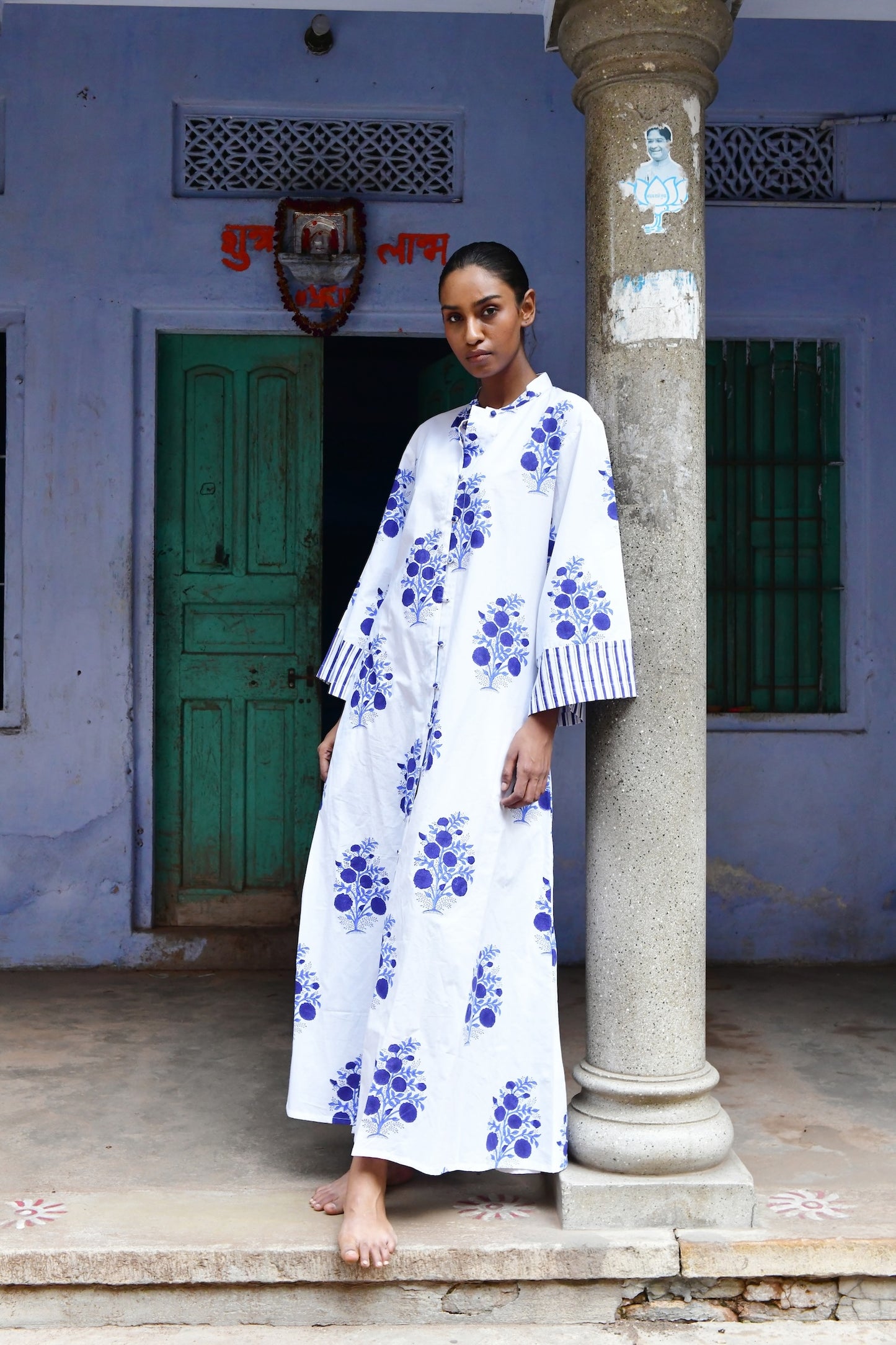 Ariah Kaftan in Berry Buta